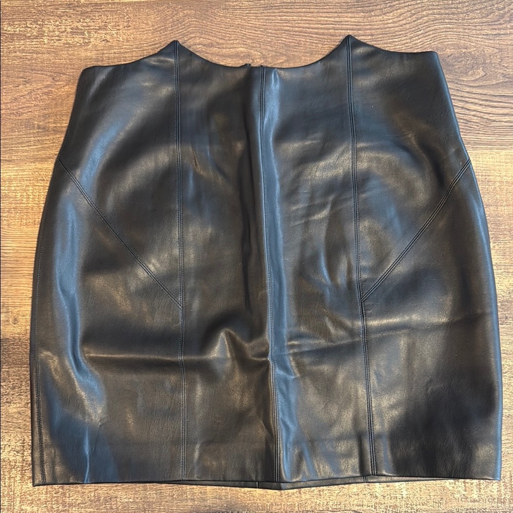 Elegant Black Leather Skirt